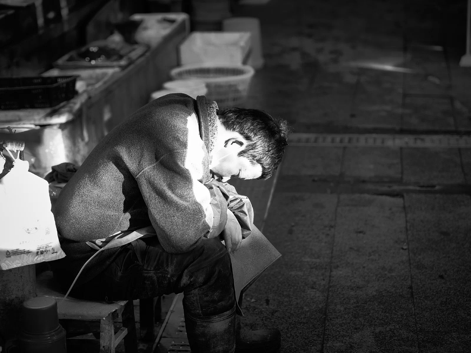 Bodies and gestures at rest